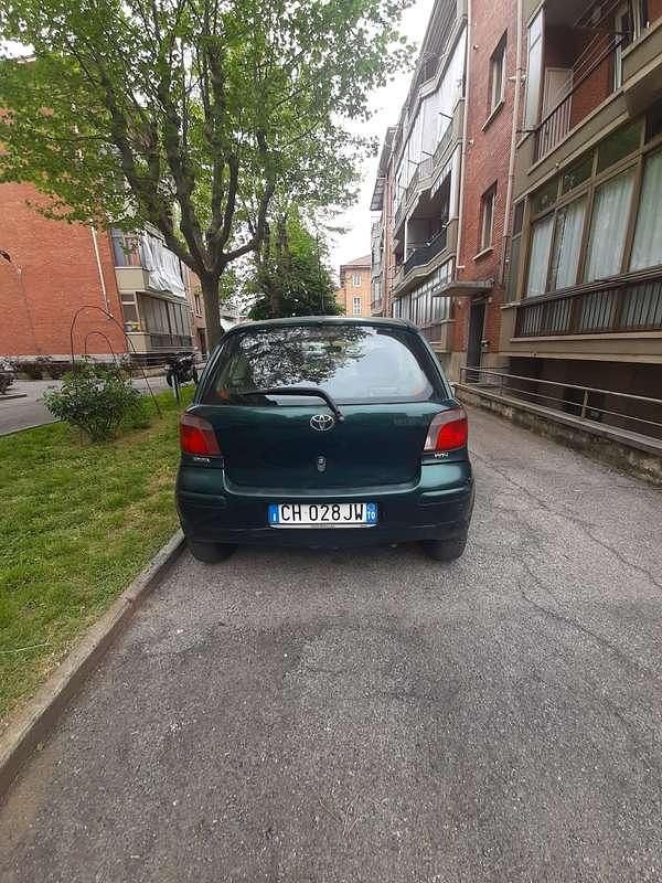Usata Toyota Yaris 65 CV (47 kW) 2003 Utilitaria