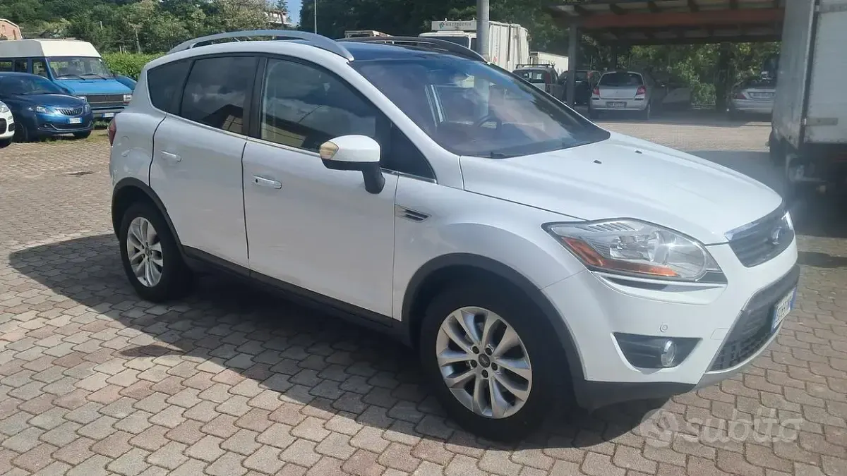 Usata Ford Kuga Titanium 163 CV (119 kW) 2012 Bianco SUV