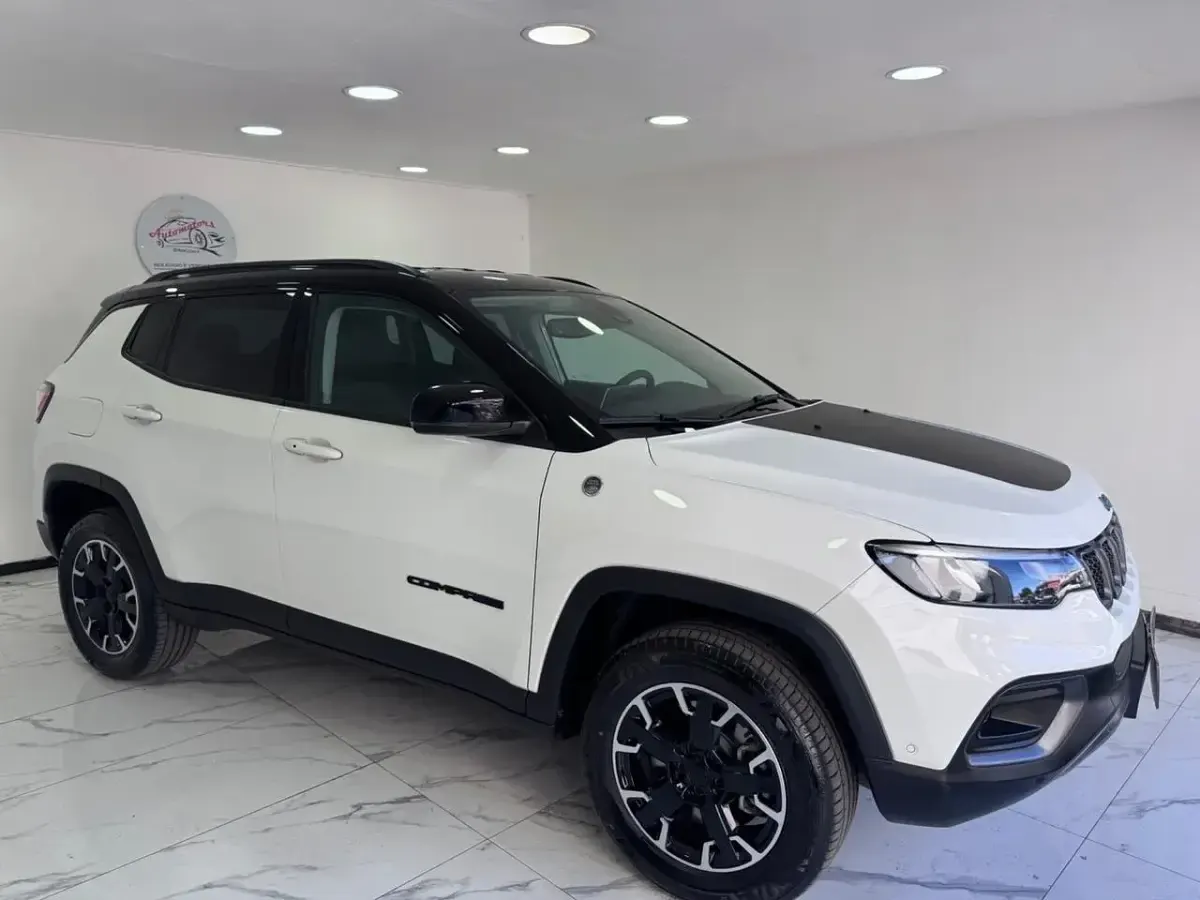 Usata Jeep Compass Trailhawk 179 CV (131 kW) 2023 Bianco SUV