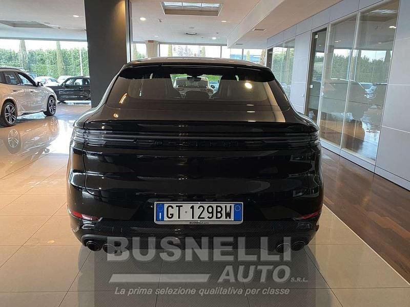 Usata Porsche Cayenne 470 CV (345 kW) 2023 Nero cromite SUV
