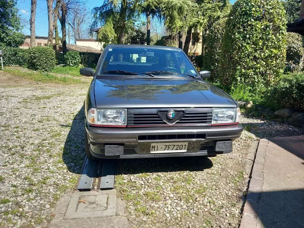 Usata Alfa Romeo 33 Quadrifoglio Verde 114 CV (83 kW) 1987 Berlina