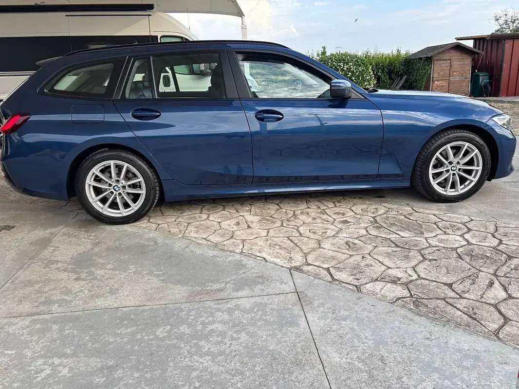 Usata BMW 320 Advantage 190 CV (139 kW) 2021 Blu/azzurro Station wagon