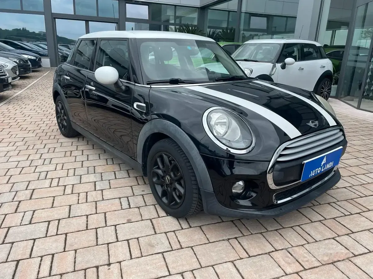 Usata Mini ONE 75 CV (55 kW) 2016 Nero Utilitaria