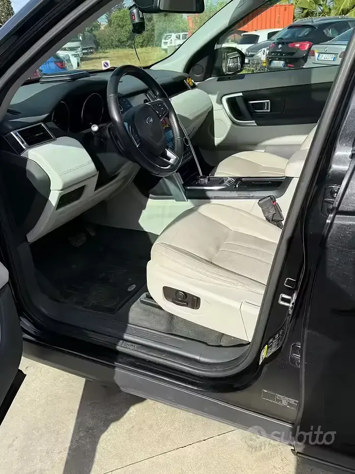 Usata Land Rover Discovery Sport HSE 190 CV (139 kW) 2015 Nero SUV