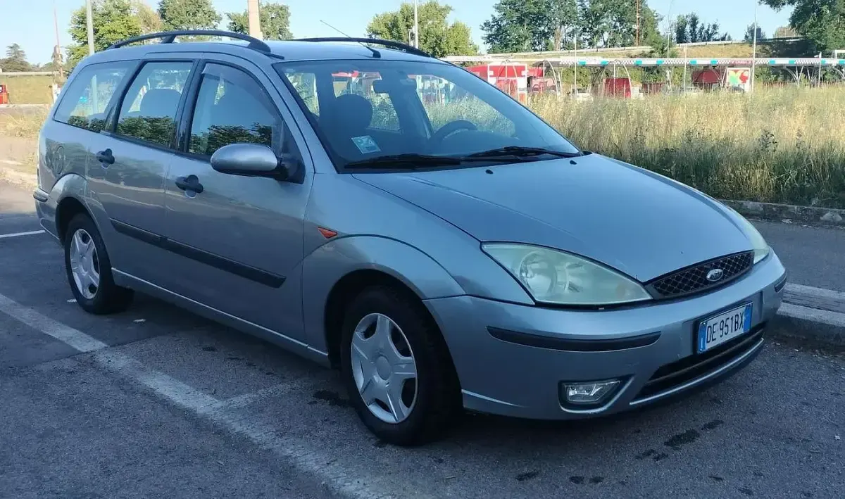 Usata Ford Focus Ambiente 101 CV (74 kW) 2004 Station wagon
