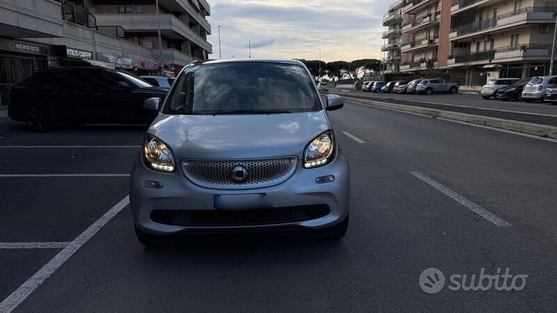 Argento Usata 2019 Smart ForFour Passion Utilitaria | 16.900 € (Cara) - Immagine 1/4
