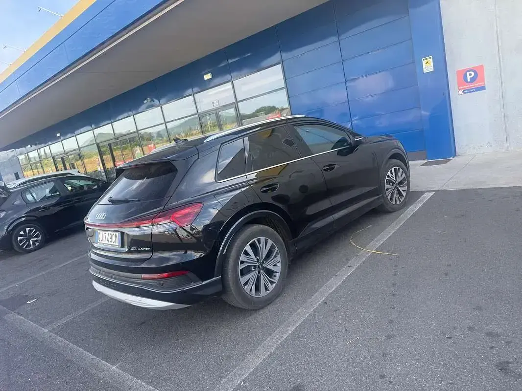 Usata Audi Q4 e-tron Ambiente 69 kW (95 CV) 2022 Nero SUV