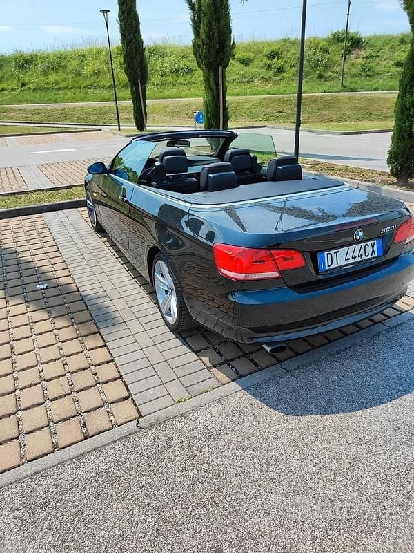 Usata BMW 320 Cabriolet 170 CV (125 kW) 2009 Nero Cabrio