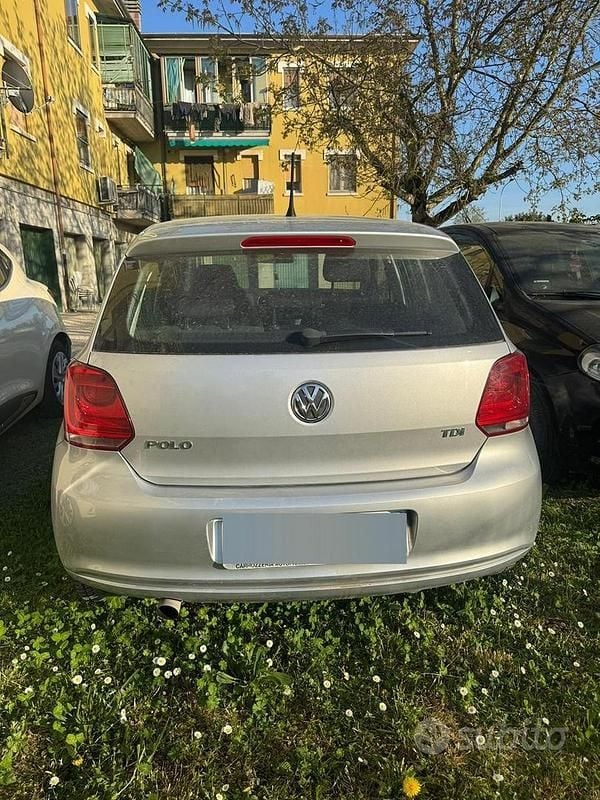Usata VW Polo 90 CV (66 kW) 2011 Grigio Utilitaria