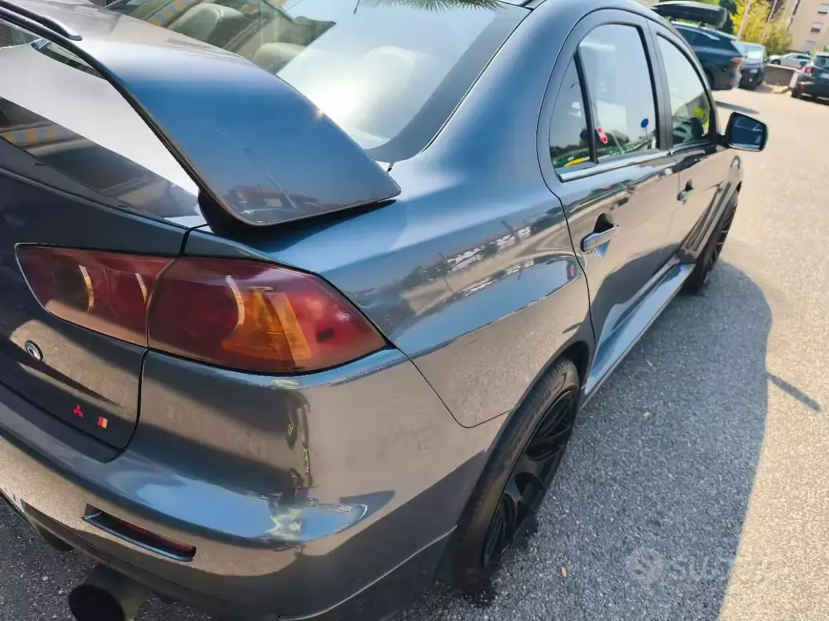 Usata Mitsubishi Lancer 280 CV (205 kW) 2009 Grigio Berlina