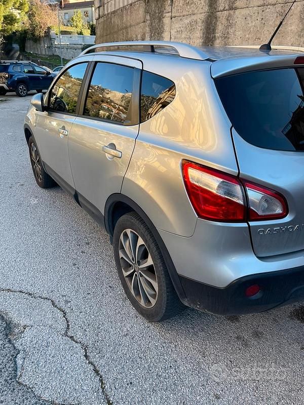 Usata Nissan Qashqai 106 CV (77 kW) 2011 Grigio SUV