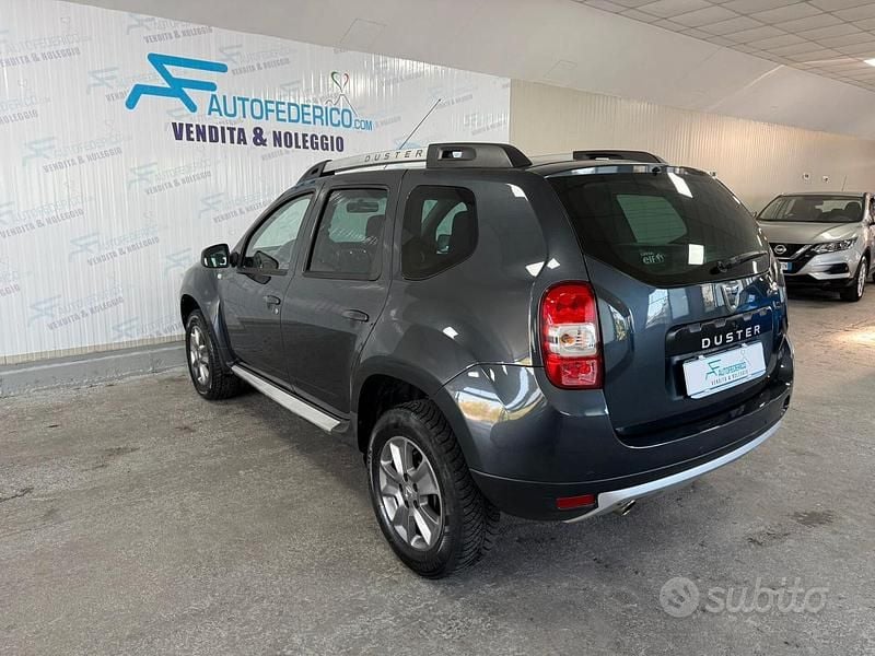 Usata Dacia Duster Lauréate 105 CV (77 kW) 2014 Grigio SUV