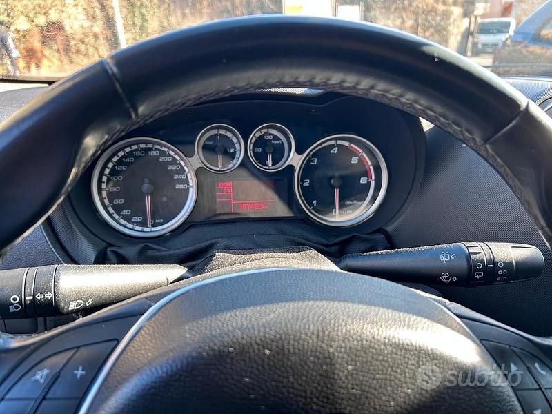 Usata Alfa Romeo MiTo 90 CV (66 kW) 2017 Rosso Utilitaria