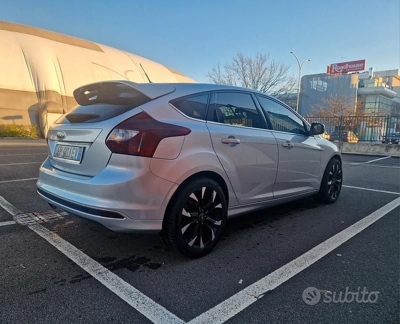 Usata Ford Focus Titanium 95 CV (69 kW) 2012 Grigio Berlina