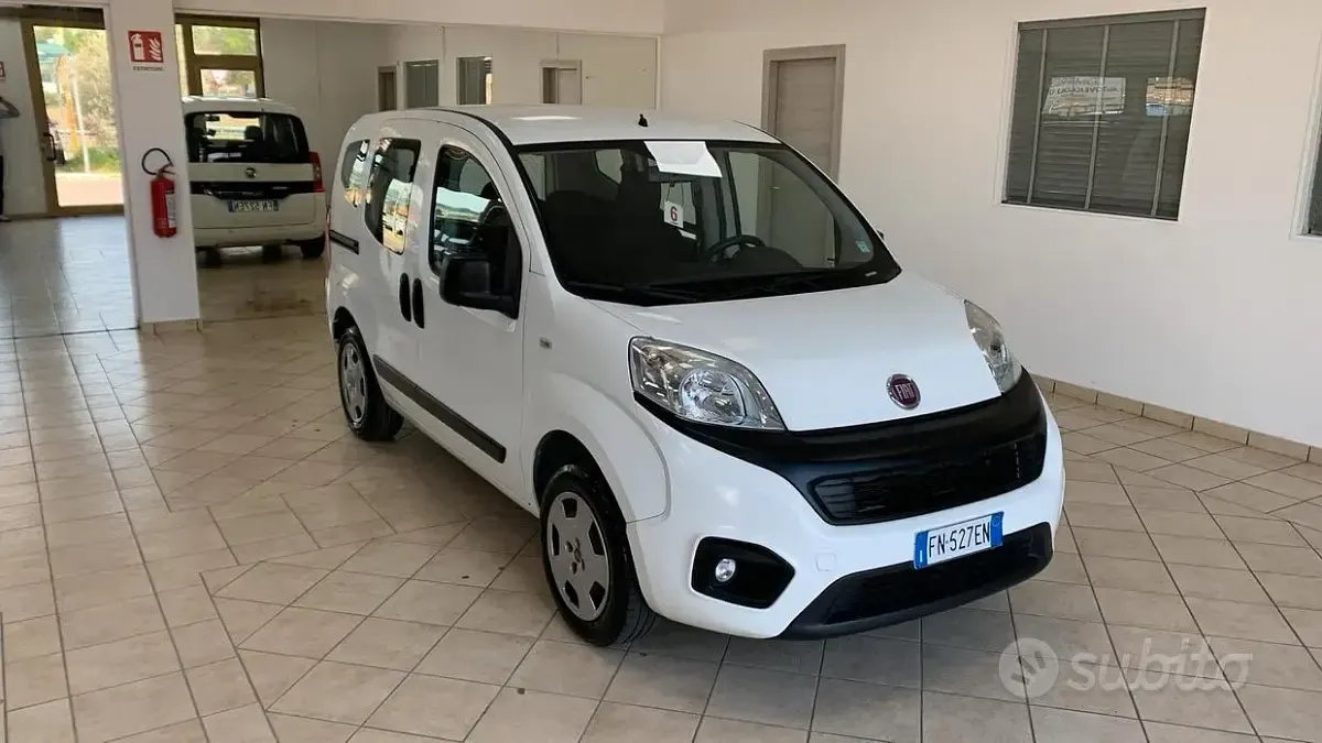 Usata Fiat Qubo Lounge 70 CV (51 kW) 2018 Bianco Monovolume