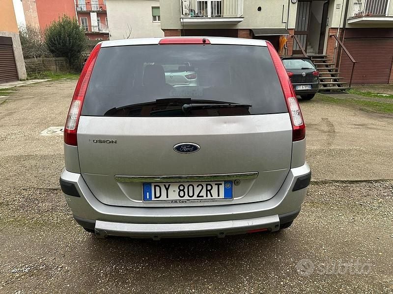 Usata Ford Fusion 80 CV (58 kW) 2009 Utilitaria