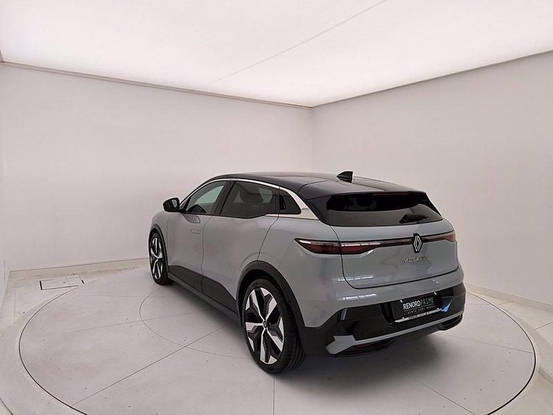 Usata Renault Megane E-Tech Techno 160 kW (218 CV) 2023 Grigio Berlina