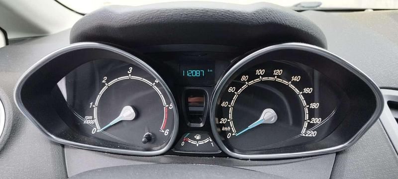 Usata Ford Fiesta Business Edition 75 CV (55 kW) 2015 Utilitaria