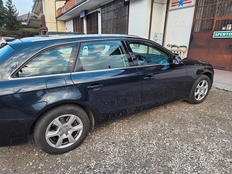 Usata Audi A4 Advanced Plus 120 CV (88 kW) 2011 Blu Station wagon