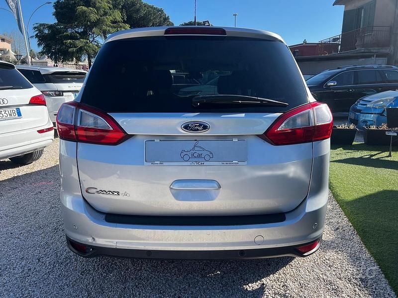 Begagnad Ford C-MAX Titanium 116 HK (85 kW) 2014 Grå Minibuss
