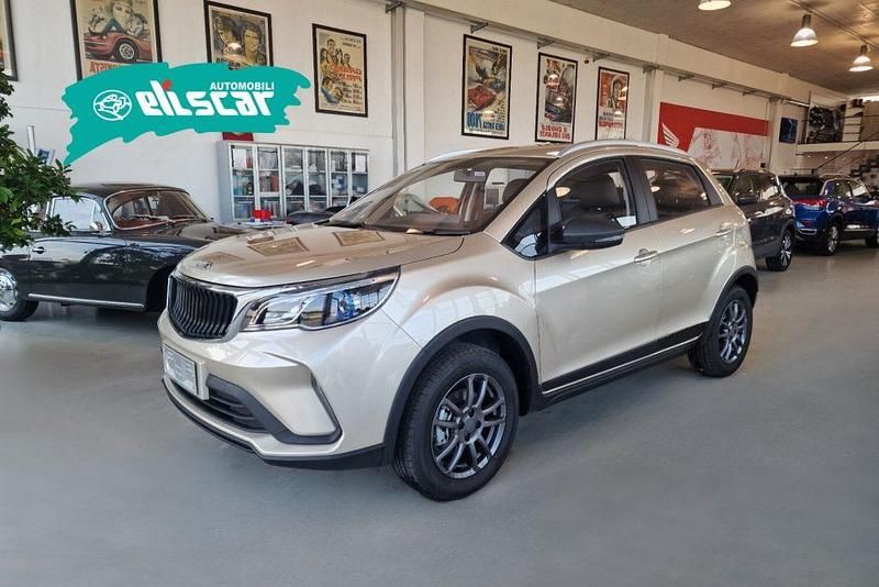 Nuova EMC QUATTRO 103 CV (75 kW) 2026 Oro SUV