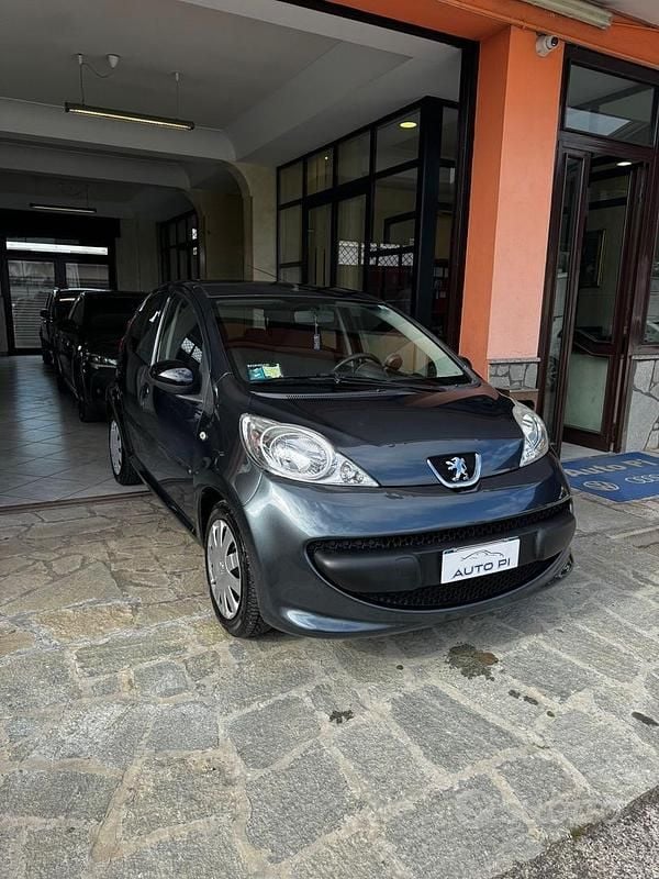 Usata Peugeot 107 68 CV (50 kW) 2008 Grigio Utilitaria