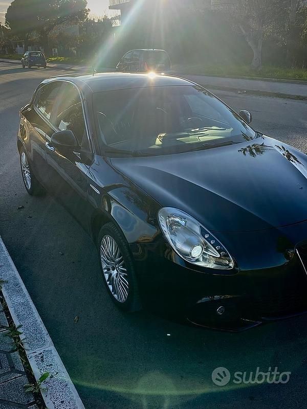 Usata Alfa Romeo Giulietta Exclusive 170 CV (125 kW) 2012 Nero Utilitaria