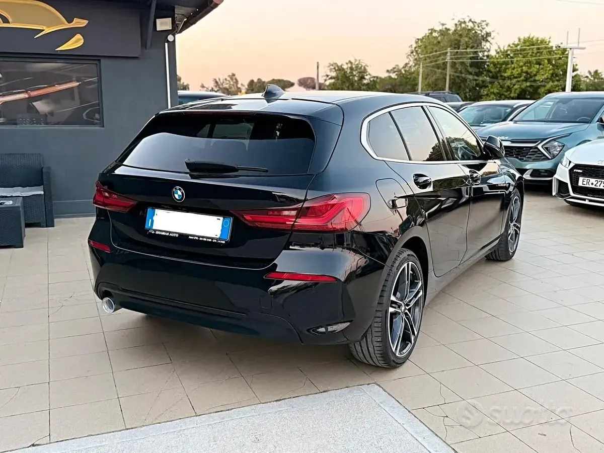 Usata BMW 116 M Sport 116 CV (85 kW) 2021 Nero Utilitaria