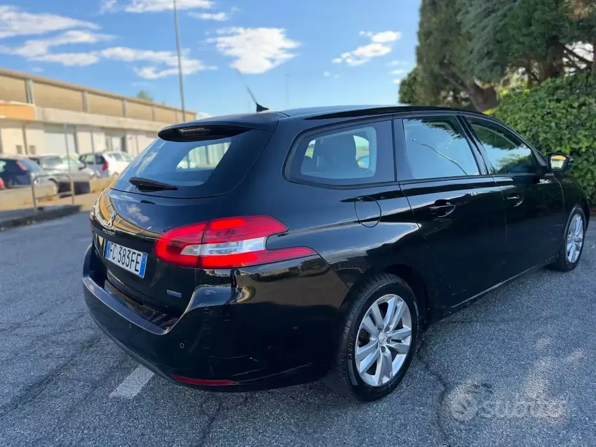 Usata Peugeot 308 Business-Line 120 CV (88 kW) 2015 Nero Station wagon