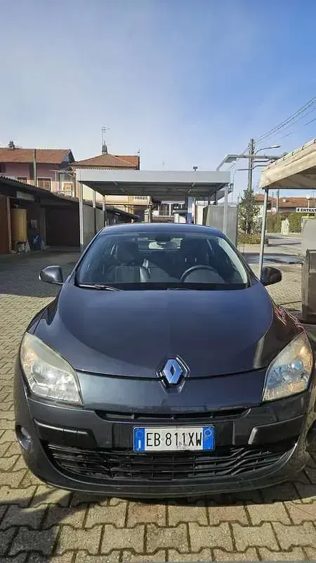 Usata Renault Mégane Luxe 110 CV (80 kW) 2010 Grigio Berlina