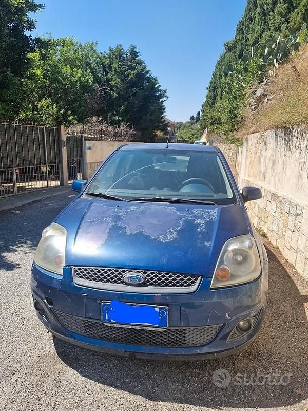 Usata Ford Fiesta 80 CV (58 kW) 2007 Blu Utilitaria