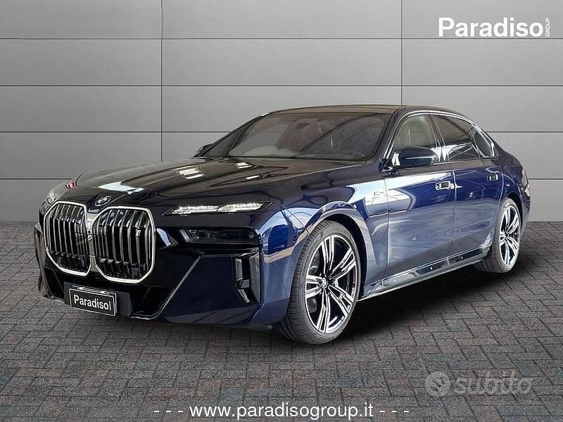 Nuova BMW i7 Comfort Edition 400 kW (544 CV) 2025 Grigio Berlina