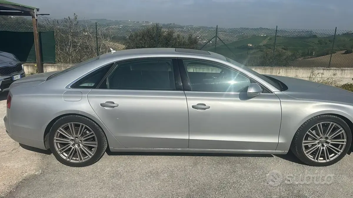 Usata Audi A8L 250 CV (183 kW) 2014 Grigio Berlina
