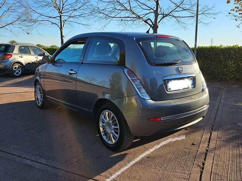 Usata Lancia Ypsilon 60 CV (44 kW) 2008 Grigio Utilitaria