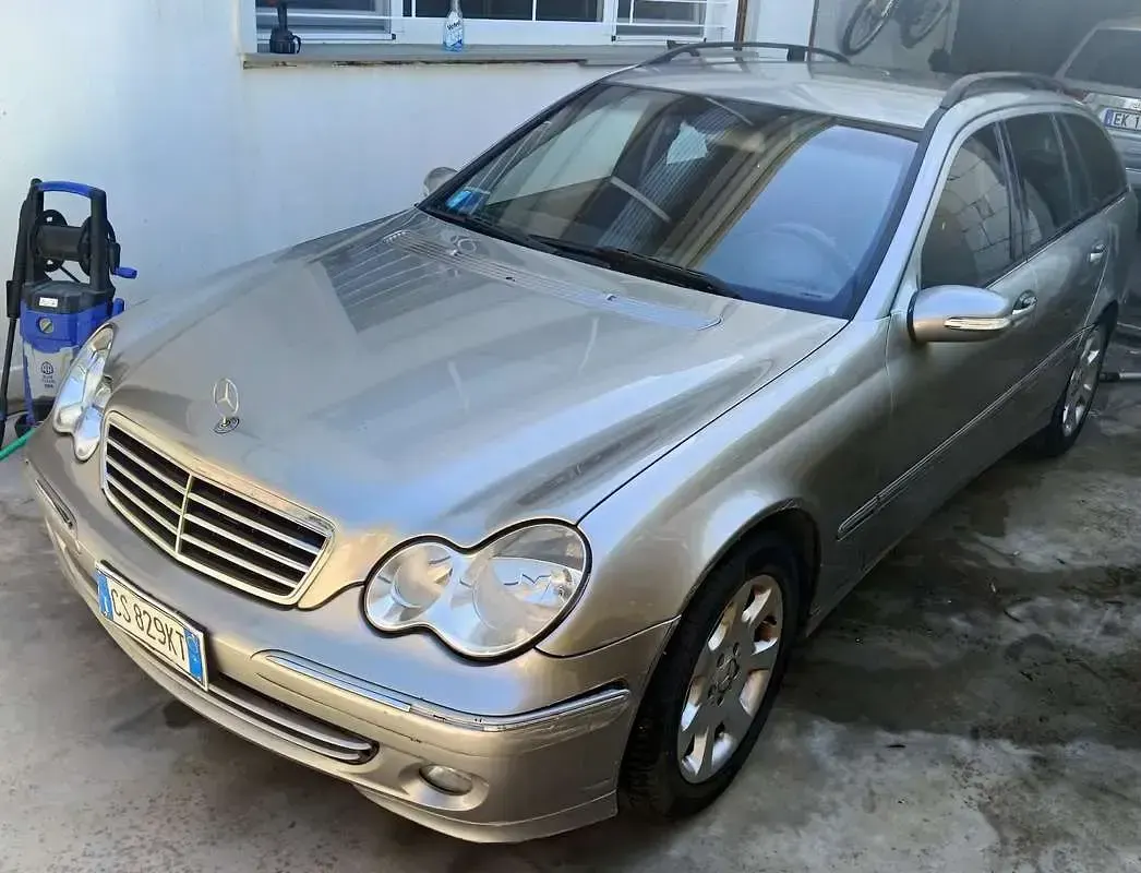 Usata Mercedes C220 Elegance 150 CV (110 kW) 2004 Station wagon
