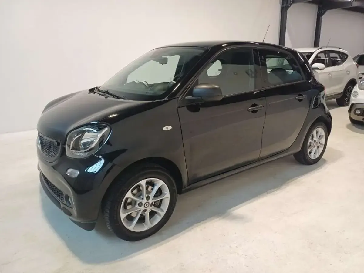 Usata Smart ForFour 71 CV (52 kW) 2019 Nero Utilitaria