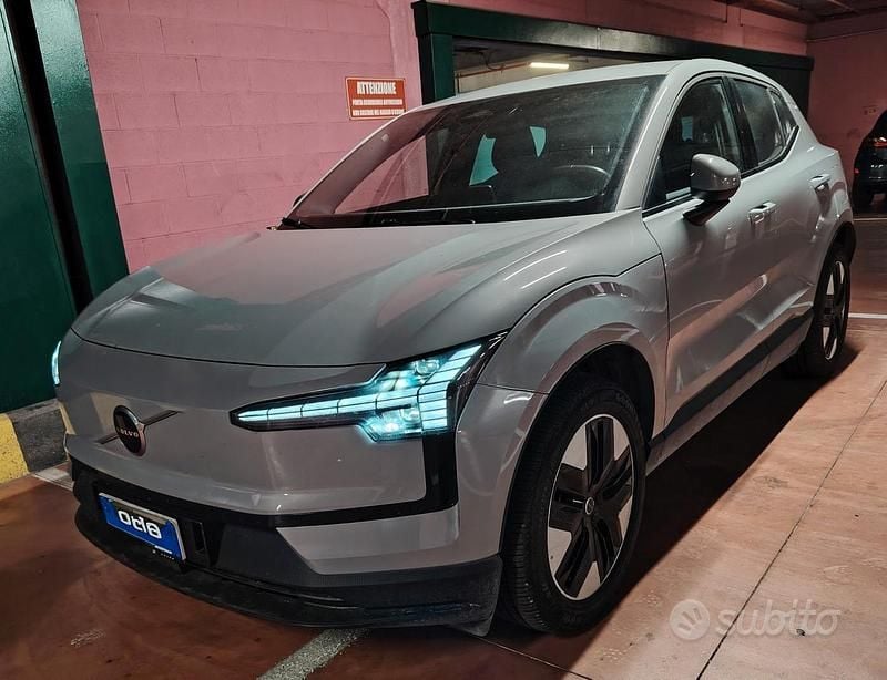 Usata Volvo EX30 Core 200 kW (272 CV) 2024 Grigio SUV