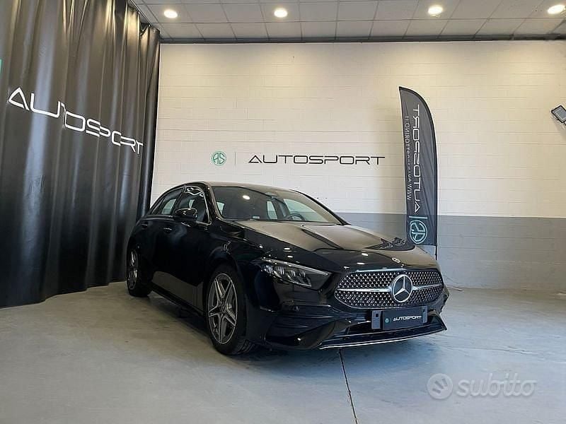 Usata Mercedes A180 AMG line 136 CV (100 kW) 2024 Nero Berlina