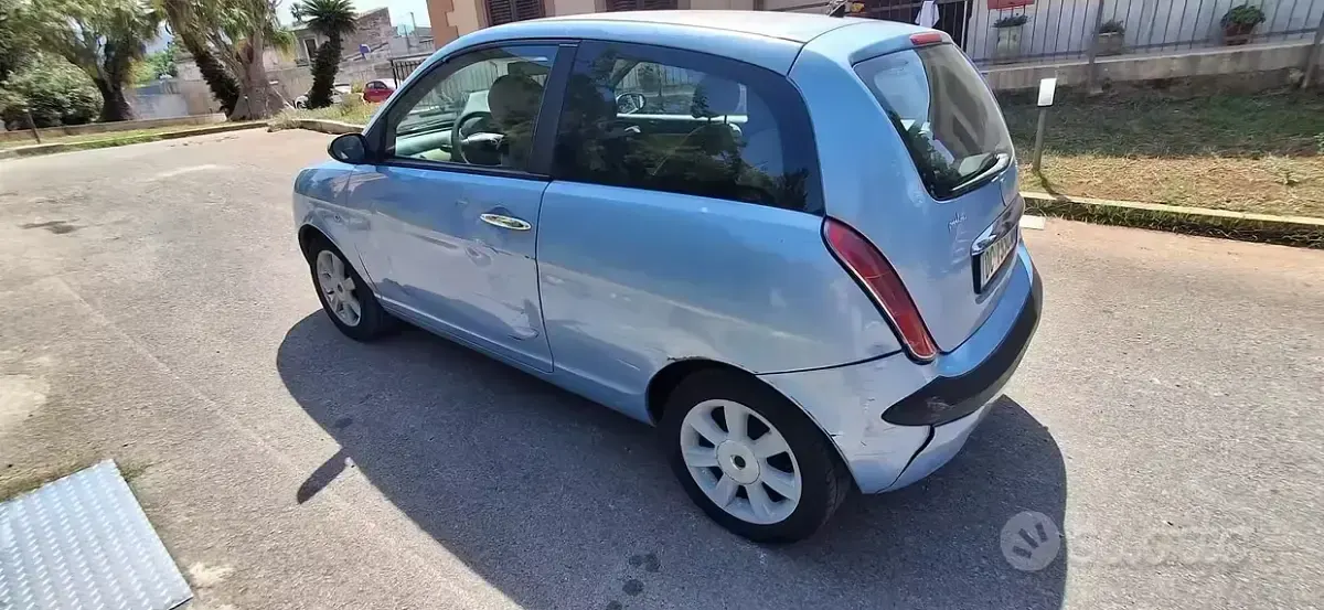 Usata Lancia Ypsilon 75 CV (55 kW) 2007 Blu Utilitaria