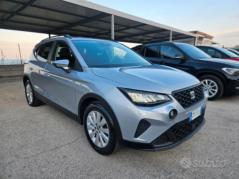 Usata Seat Arona Style 95 CV (69 kW) 2022 Grigio SUV