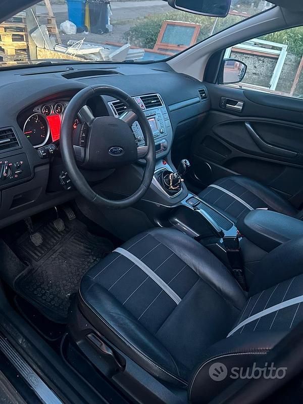 Usata Ford Kuga 140 CV (102 kW) 2010 SUV