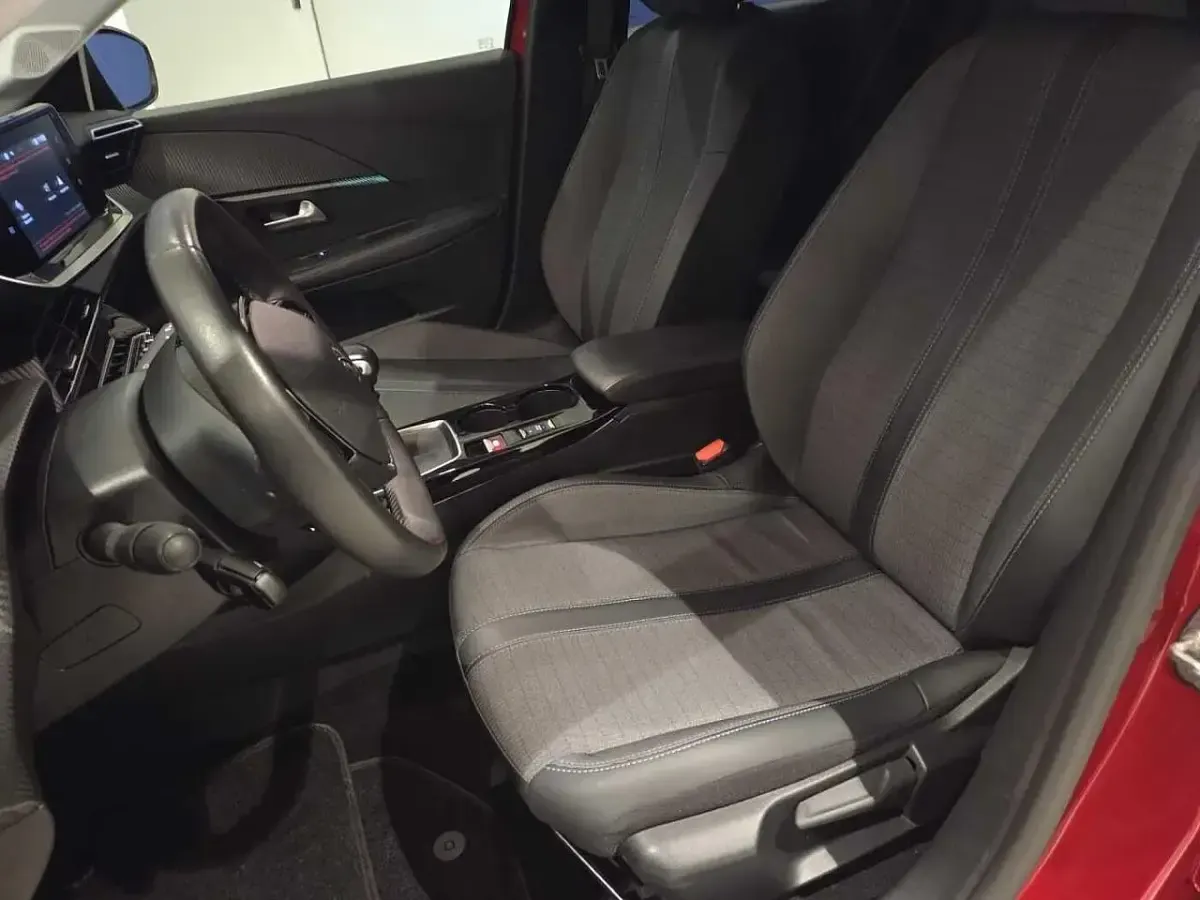 Usata Peugeot 208 Allure 75 CV (55 kW) 2022 Rosso Utilitaria
