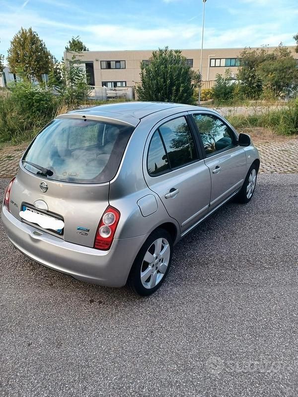 Usata Nissan Micra 80 CV (58 kW) 2010 Grigio Utilitaria