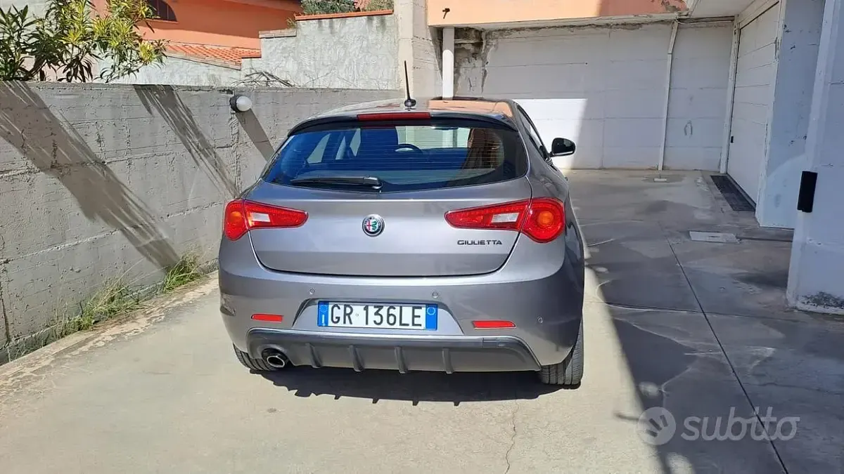 Usata Alfa Romeo Giulietta 120 CV (88 kW) 2020 Grigio Utilitaria