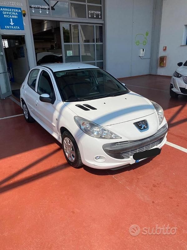 Bianco Usata 2009 Peugeot 206 Due volumi | 3800 € (Cara) - Immagine 1/4