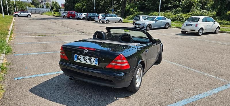 Usata Mercedes SLK200 136 CV (100 kW) 1999 Cabrio