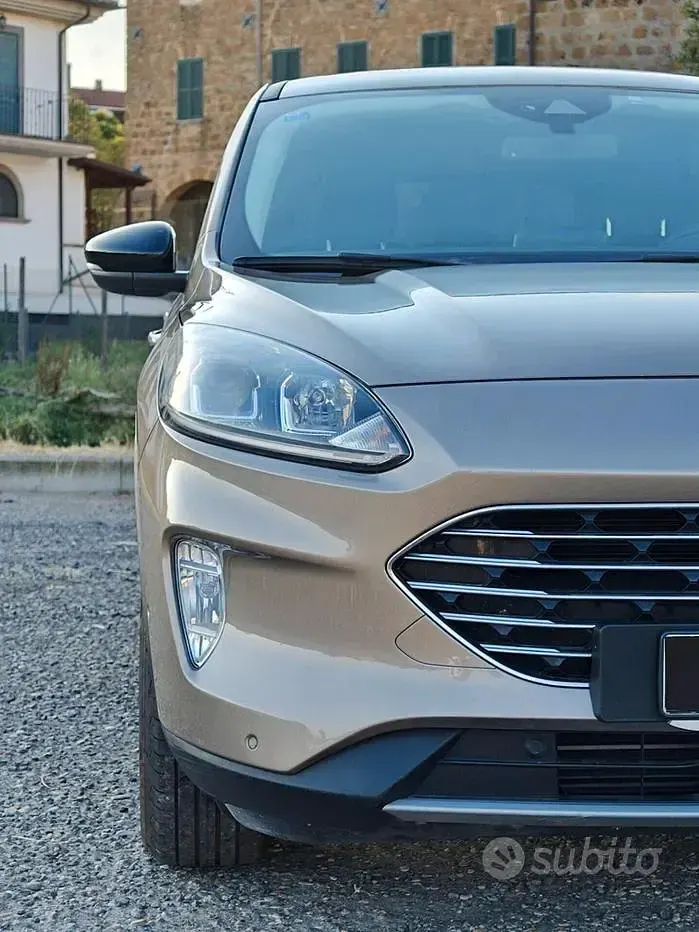 Usata Ford Kuga Titanium 120 CV (88 kW) 2020 Marrone SUV
