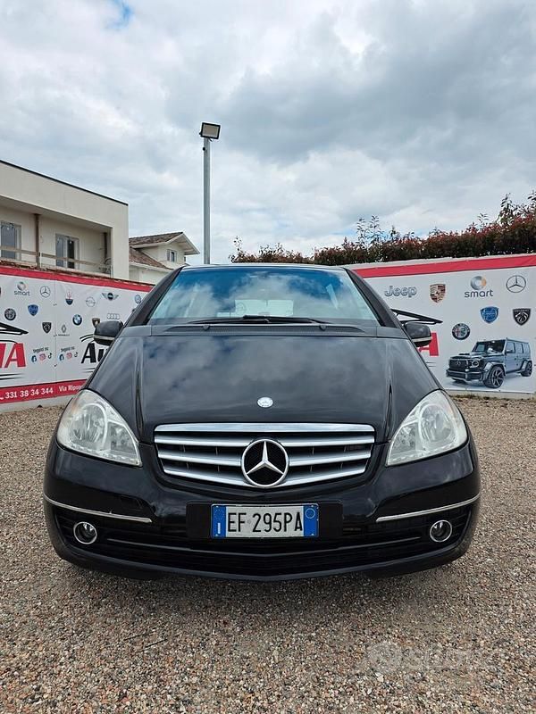 Usata Mercedes A180 Elegance 108 CV (79 kW) 2011 Nero Berlina