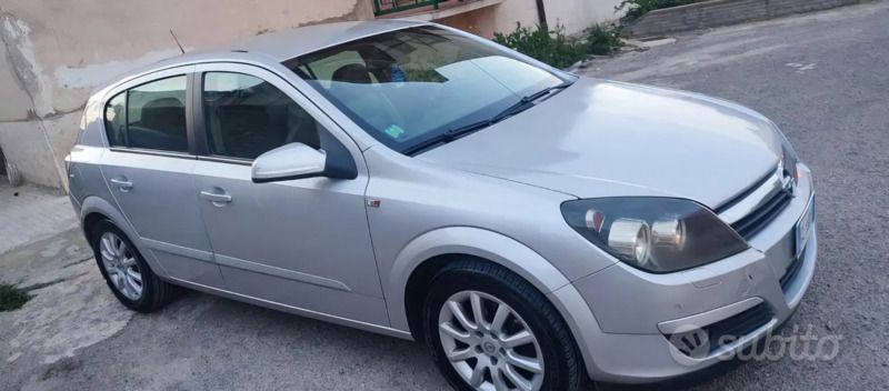 Usata Opel Astra 101 CV (74 kW) 2007 Grigio Berlina