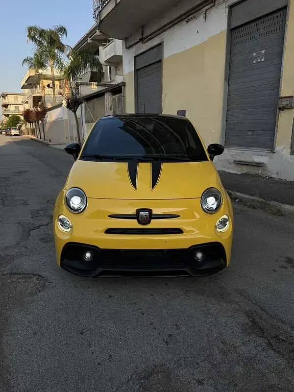 Usata Abarth 595 Competizione 179 CV (131 kW) 2018 Giallo Berlina